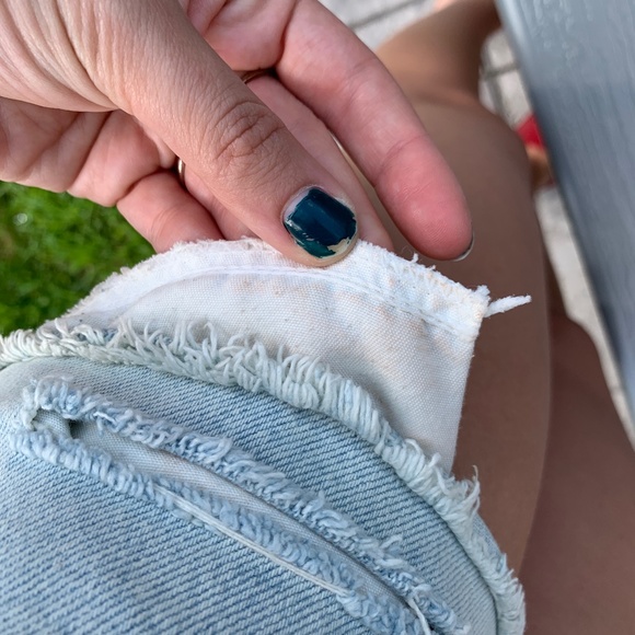 VINTAGE RIPPED WRANGLER DENIM SHORTS - Picture 3 of 6